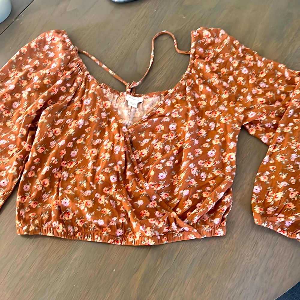 American eagle top never worn with tags